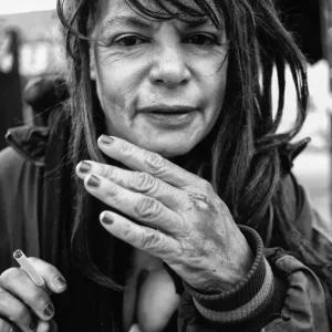 Split Knuckle And Garlic Cloves  - Men and Women of Los Angeles